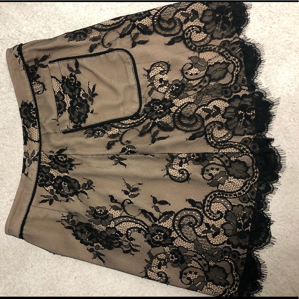 Lace pencil skirt! Size 4!